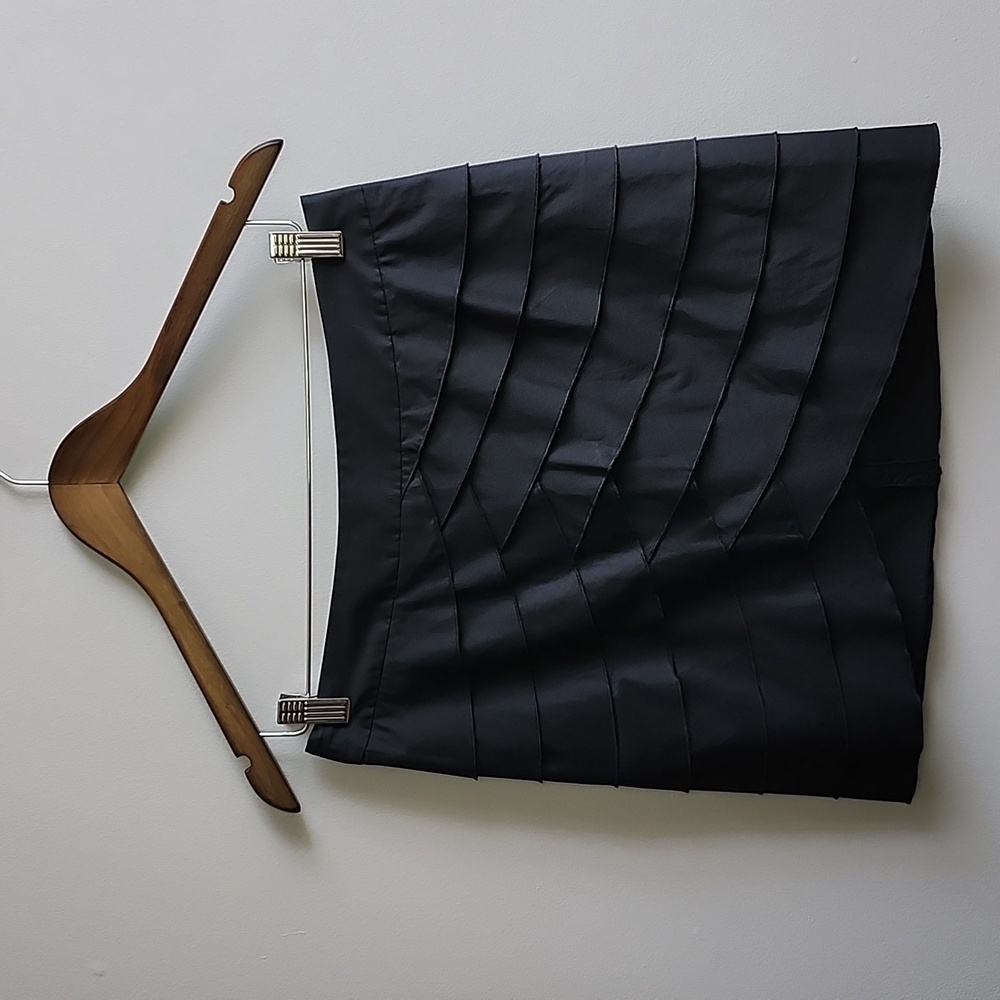 BCBGMAXAZRIA Black waterfall layered criss cross mini skirt - Picture 3 of 10